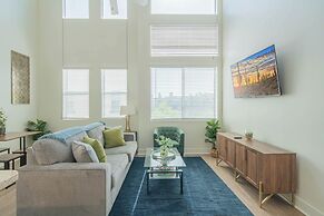 1 BR Loft Views King Beds Shop Dine 4053