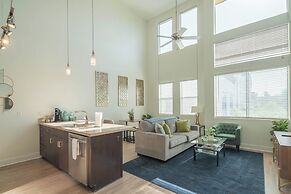 1 BR Loft Views King Beds Shop Dine 4053