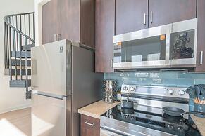 1 BR Loft Views King Beds Shop Dine 4053