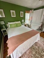 Red Rocker Inn