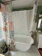 Red Rocker Inn