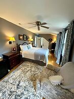 Red Rocker Inn