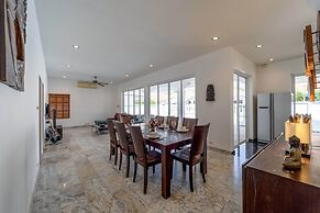 Private 4 Bedroom Pool Villa - NG411