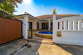 Private 4 Bedroom Pool Villa - NG411