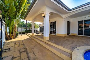Private 4 Bedroom Pool Villa - NG411