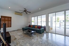 Private 4 Bedroom Pool Villa - NG411