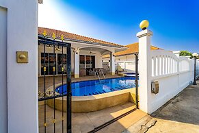 Private 4 Bedroom Pool Villa - NG411