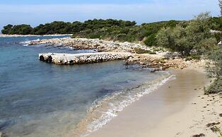 Peaceful 2-bedroom Robinson House Orca