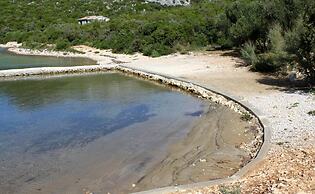 Peaceful 2-bedroom Robinson House Orca