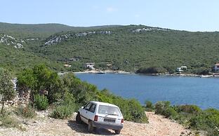 Peaceful 2-bedroom Robinson House Orca