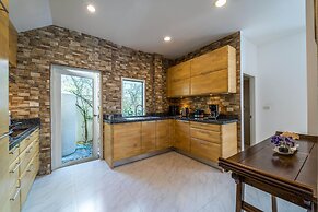 3 Bed Pool Villa in Great Location - STV