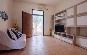 Villa Diamante Torre Lapillo With Air Conditioning, Parking And Wi-fi