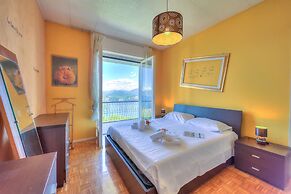 Easy Panorama Apartment Stresa Hill