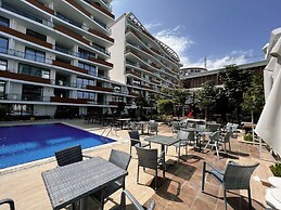 Gorgeous Residence in a Luxury Complex in Kyrenia