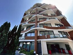 Gorgeous Residence in a Luxury Complex in Kyrenia