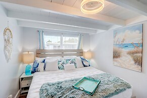 Family Couples Getaway Sleeps 6 Guests