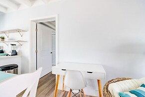 Family Couples Getaway Sleeps 6 Guests