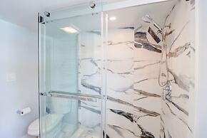 Family Couples Getaway Sleeps 6 Guests