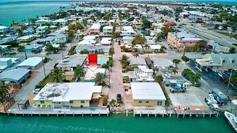 Family Couples Getaway Sleeps 6 Guests