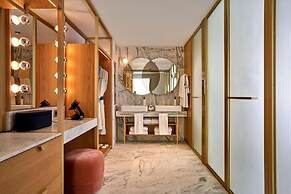 The BoTree London, Curio Collection by Hilton
