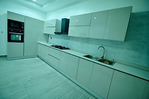 Hendon Luxury Apartment