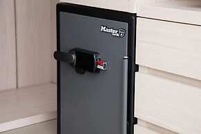 Penthouse w 360 View of Athens and Gym