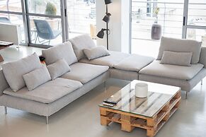 Penthouse w 360 View of Athens and Gym