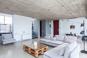 Penthouse w 360 View of Athens and Gym