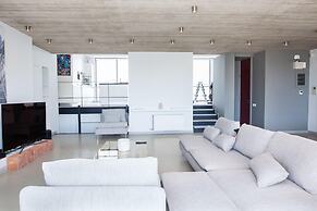 Penthouse w 360 View of Athens and Gym