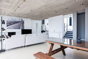 Penthouse w 360 View of Athens and Gym