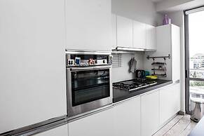 Penthouse w 360 View of Athens and Gym