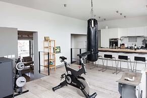 Penthouse w 360 View of Athens and Gym