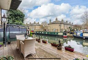 Hertford - Sleeps 2 - 92 Walking Score - Garden