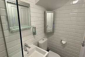Hertford - Sleeps 2 - 92 Walking Score - Garden