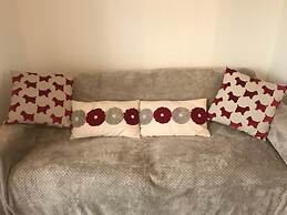 Hertford - Sleeps 2 - 92 Walking Score - Garden