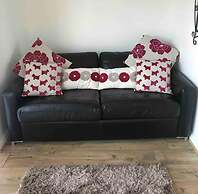 Hertford - Sleeps 2 - 92 Walking Score - Garden