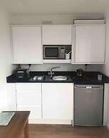 Hertford - Sleeps 2 - 92 Walking Score - Garden