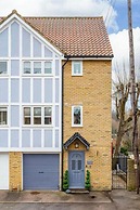 Hertford - Sleeps 2 - 92 Walking Score - Garden