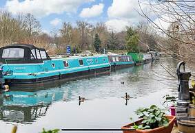 Hertford - Sleeps 2 - 92 Walking Score - Garden