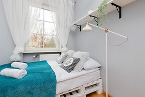 Spacious Family Apartment by Renters