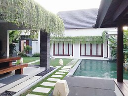 Gathering With 5 Bedroom Center House Villa