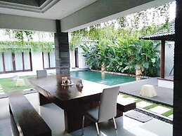 Gathering With 5 Bedroom Center House Villa
