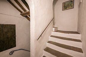 Apartment in the Heart of Radicondoli With Views Over the Hills and Wi