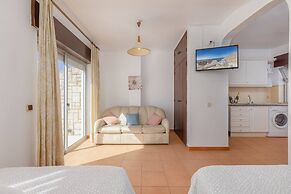 Oceanview Apart A By Sequeira