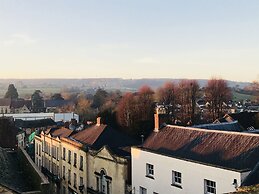 Windows Over Stroud Penthouse Apartment With Views