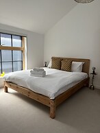 Ideal Bristol Getaway - 3 bed Harbourside Home