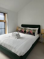 Ideal Bristol Getaway - 3 bed Harbourside Home