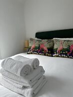 Ideal Bristol Getaway - 3 bed Harbourside Home