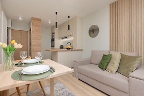 Aleja Jana Pawla II Studio by Renters