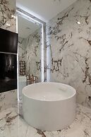 Luxury Penthouse In Downtown